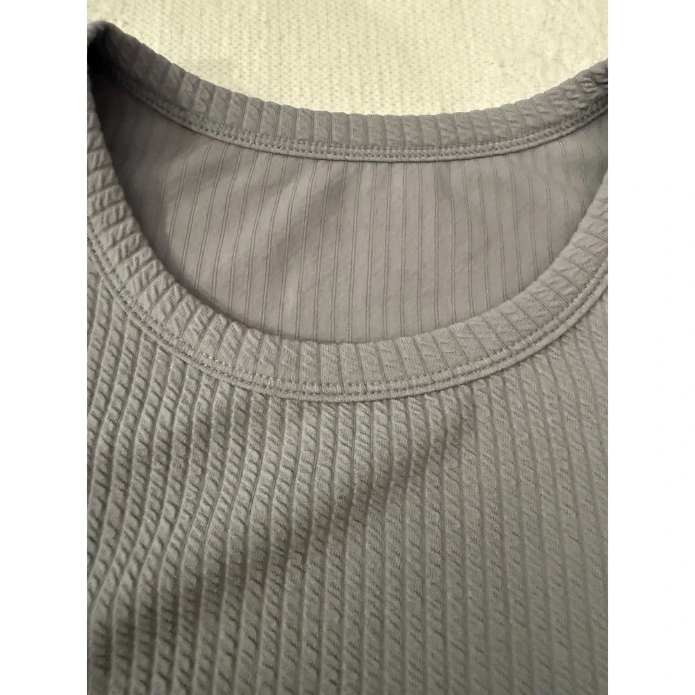 Men's  Gray Small crewneck long sleeve‎ Pullover textured Top Activewear